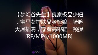 扛草的小嫩逼露脸享受几哥大哥的轮番轰炸，各种抽插无套草逼又草嘴，多体位蹂躏爆草，内射骚穴中出还舔逼