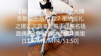 超美时尚极品身材人妖和美女闺蜜驾车出去玩车里就深喉口交野外啪啪操穴玩的就是心跳