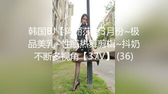 短裤小姐姐热情洋溢，给了小费，马上换了一副嘴脸