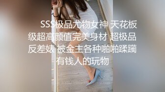 大学女厕TP黑白方格连衣裙眼镜长发漂亮的学妹