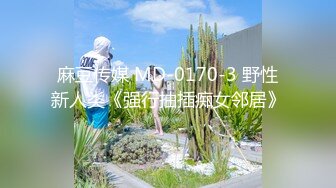 泳池旁帮男友口爆吞精