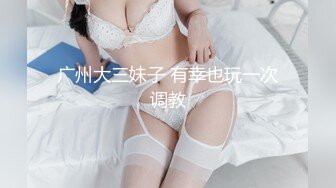 ☆震撼网红私拍秘泄密★☆【OnlyFans】▶群狼求档◀ 百万粉丝可盐可甜撸铁健身教练Yummy露脸私拍~啪啪紫薇COSER非常反差 (4)