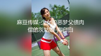 露脸可爱美女舌头舔鸡巴口交