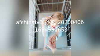 〖美足の诱惑〗【特写掰开四点全露／剧情长片】痴女姐妹用逆时间暂停侵犯维修工人－雅捷×婕咪 暂停後脱下工人的裤子轮流吃他的肉棒 (3)